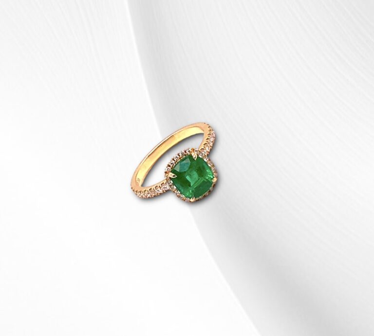 Emerald Ring(Cushion Cut)